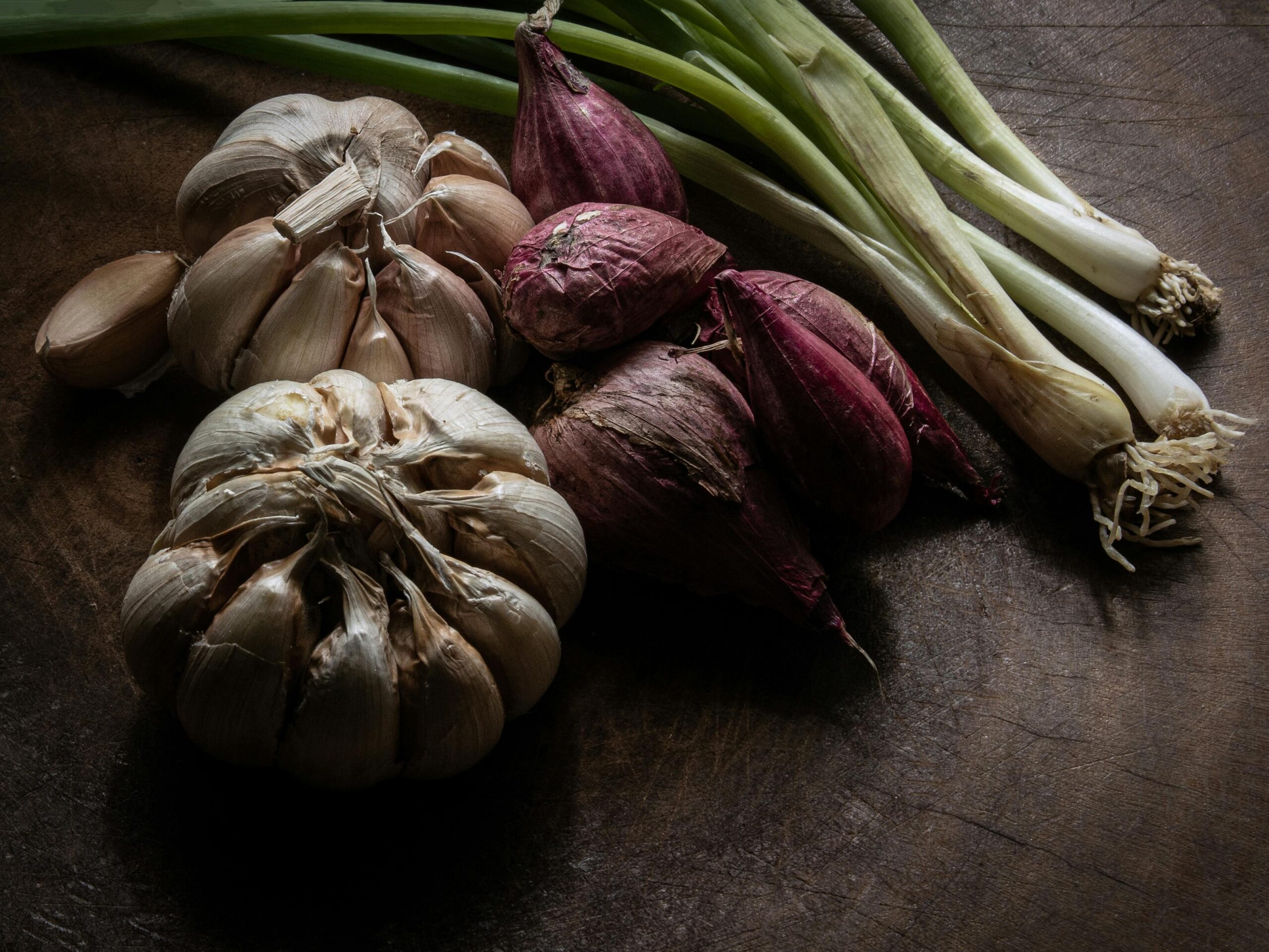 Knoblauch, Zwiebeln und Co